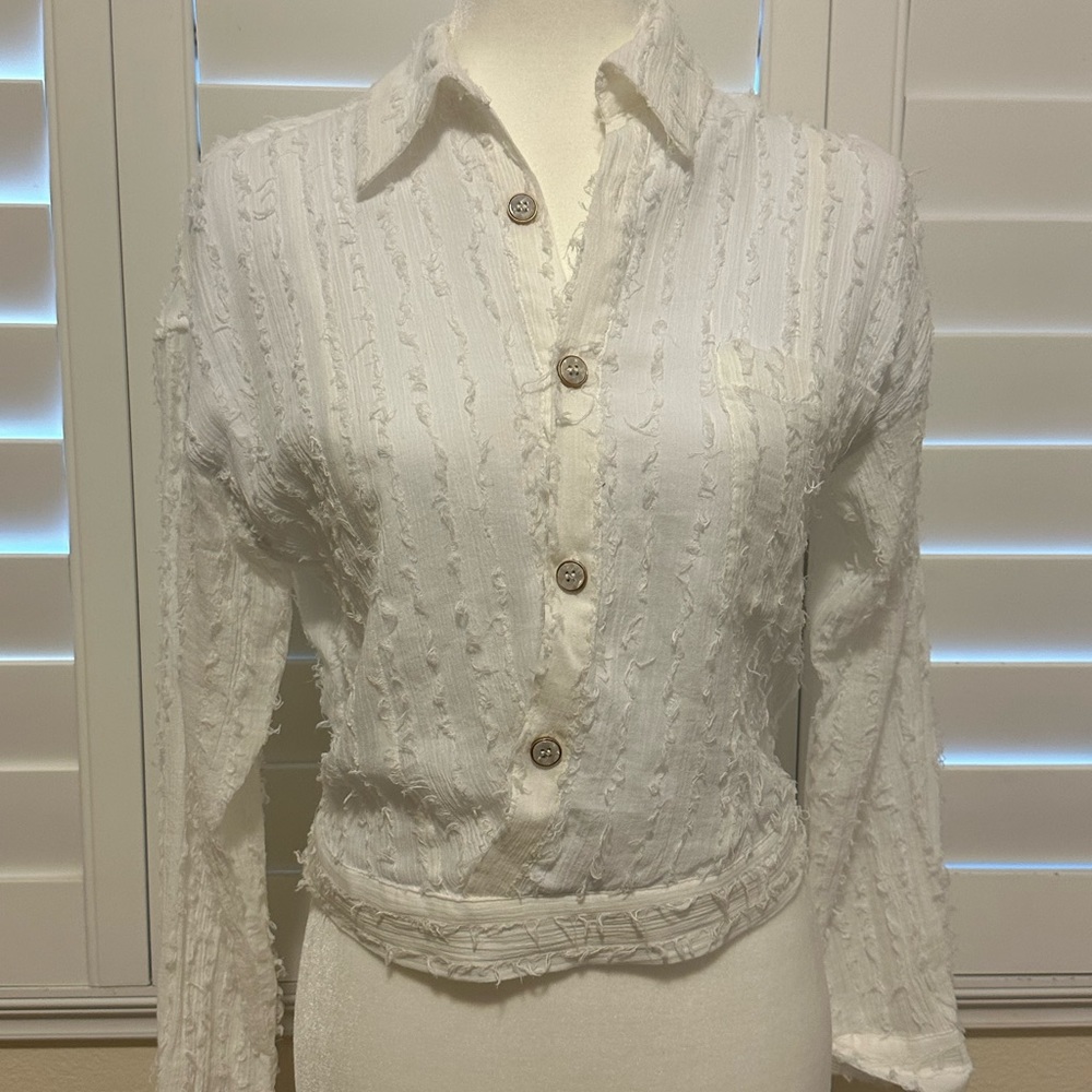 Women’s long sleeve button up blouse size small